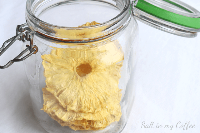 Packaging Dried Pineapple