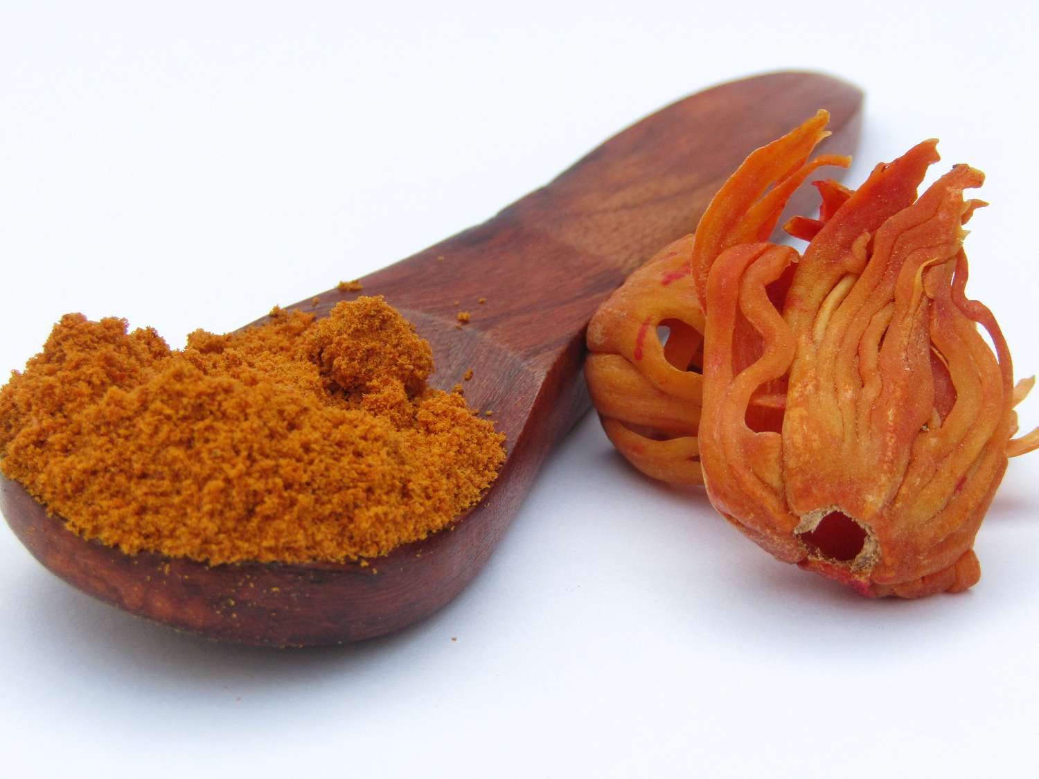 Drying nutmeg